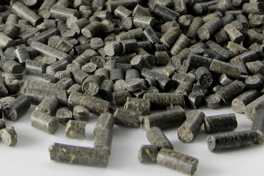 Activated Charcoal Pine Cat Litter
