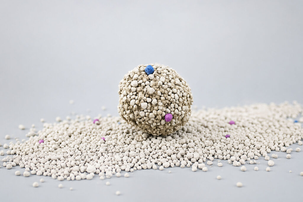 Premium Bentonite Cat Litter