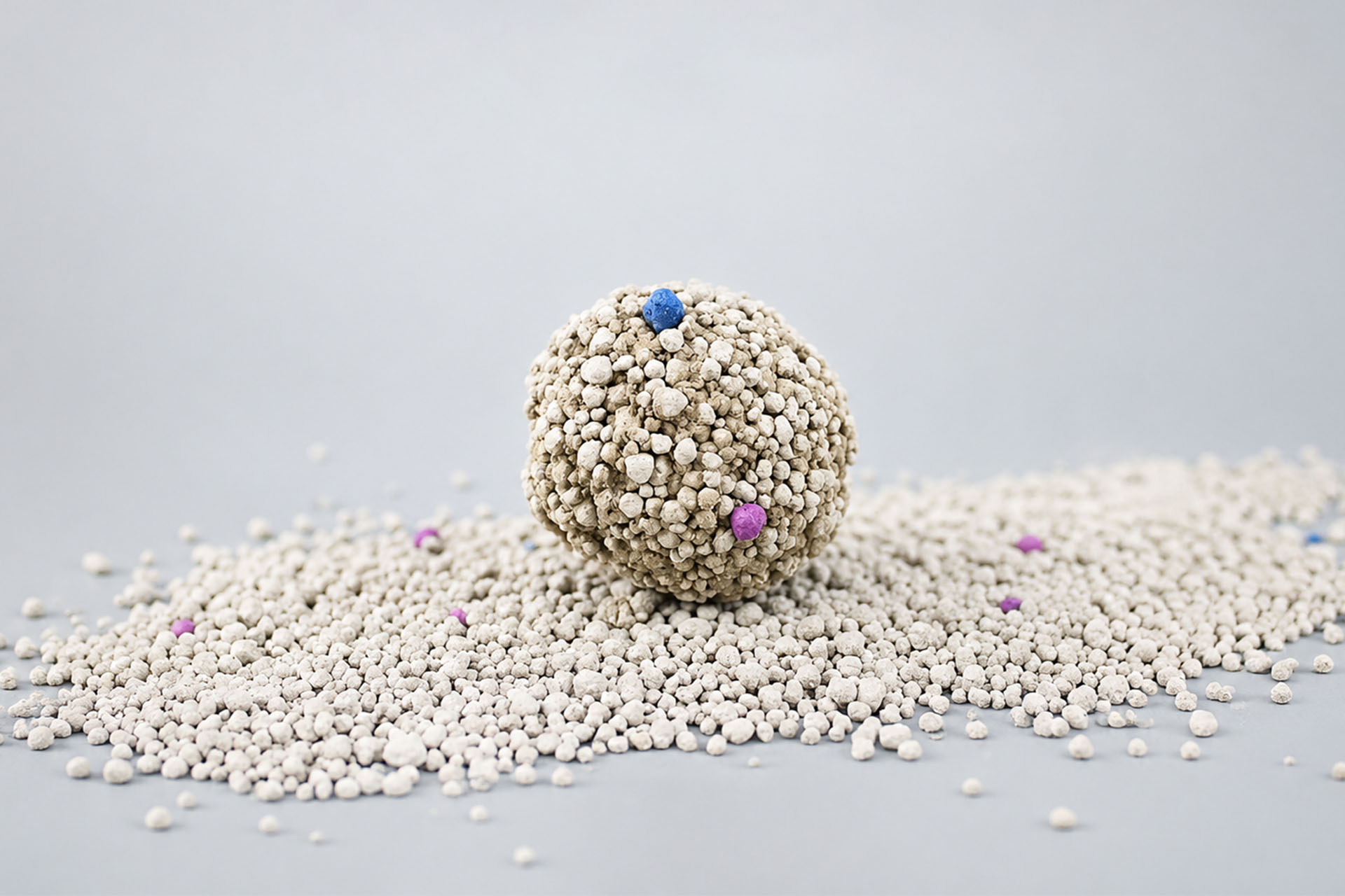 Premium Bentonite Cat Litter